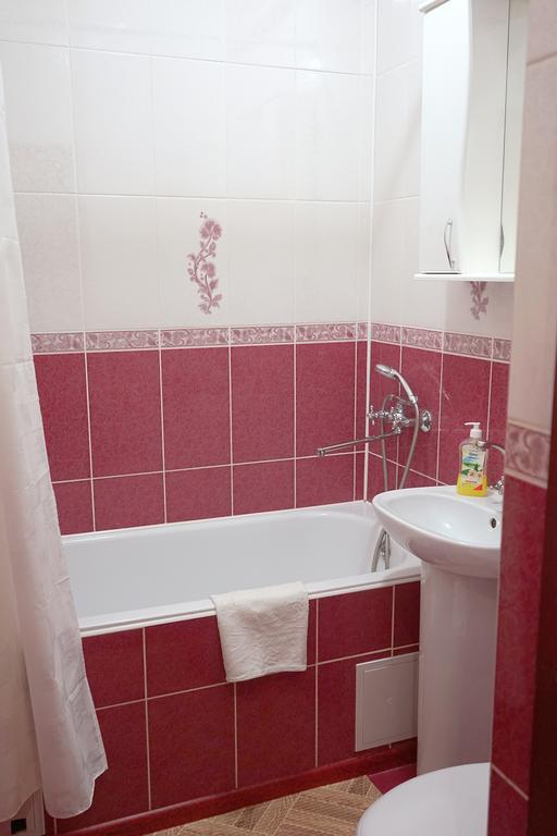 Apartment On Kniaziv Koriatovychiv Kamjanyi Potoki Kültér fotó