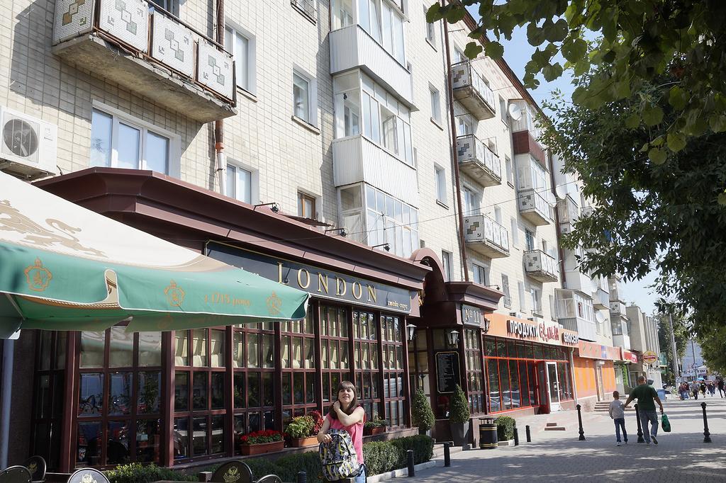 Apartment On Kniaziv Koriatovychiv Kamjanyi Potoki Kültér fotó
